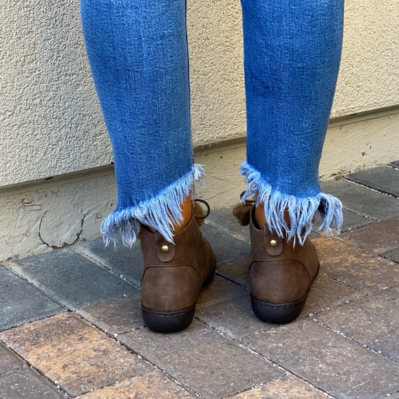Texas Brown Memory Foam Pom Pom Oxford Bootie - Picture 8 of 9